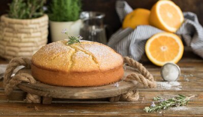 Bizcocho de naranja, aceite de oliva y romero