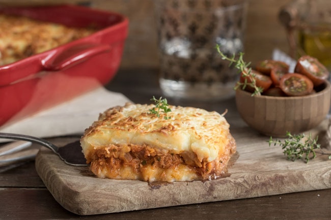 Gratén de patatas con atún y tomate