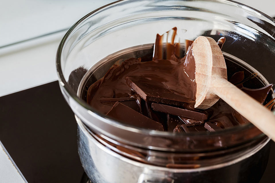 Cómo fundir chocolate al baño maría