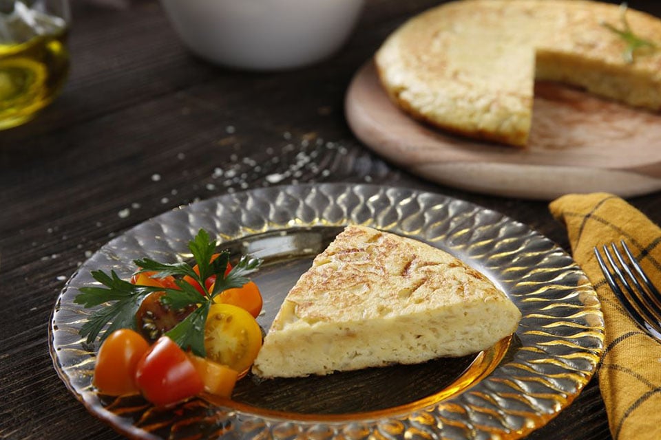 Tortilla de patatas con cebolla