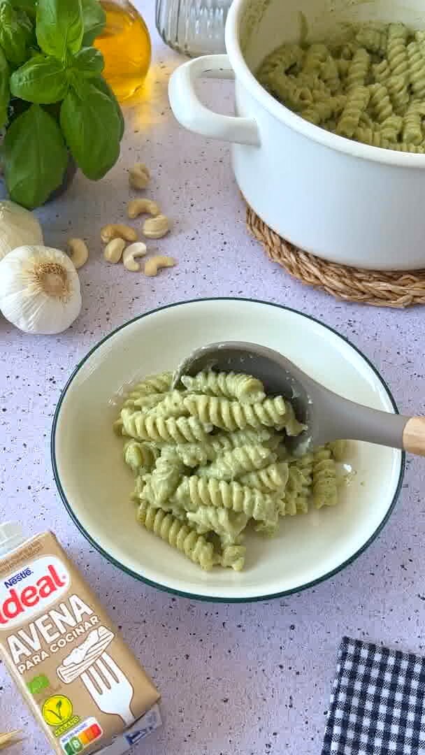 Pasta con salsa de albahaca