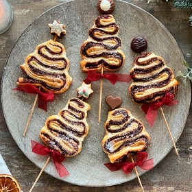 Arbolitos con hojaldre y chocolate