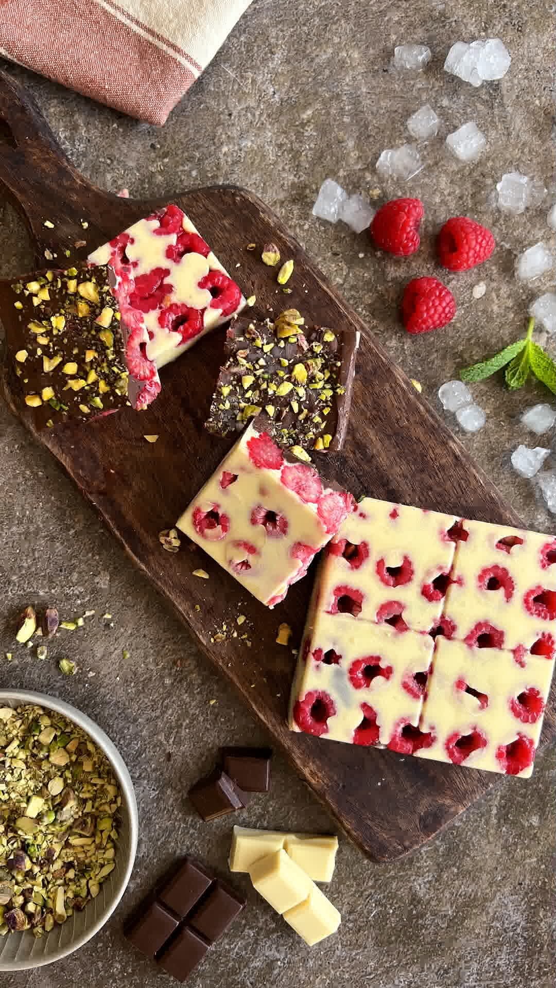 Tableta de frambuesas y doble chocolate