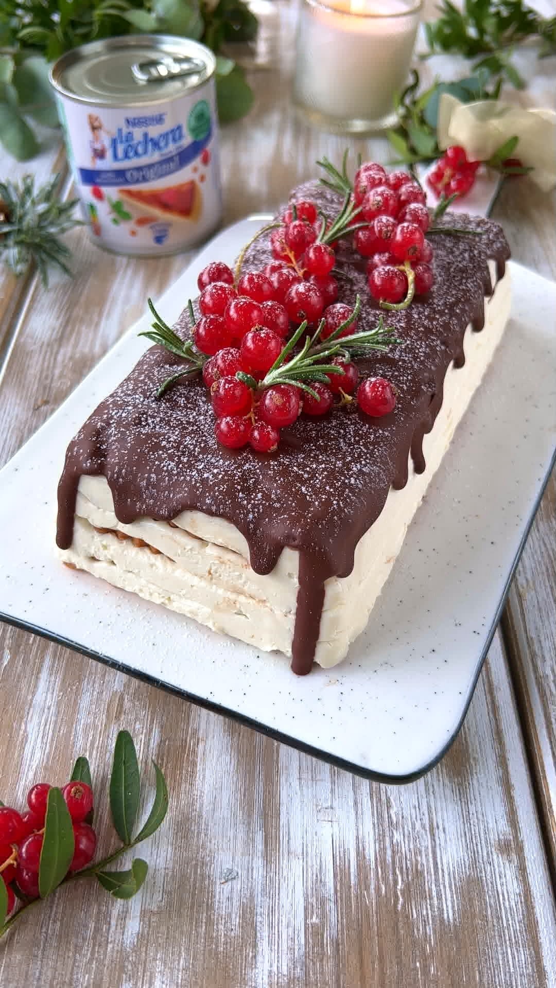 Tarta de galletas y leche condensada y chocolate
