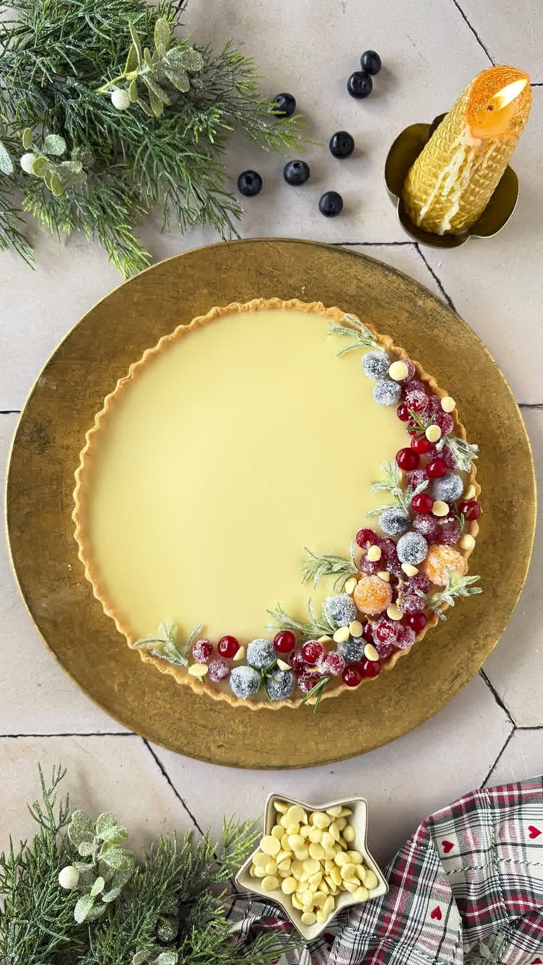 Tarta de chocolate blanco y arándanos 