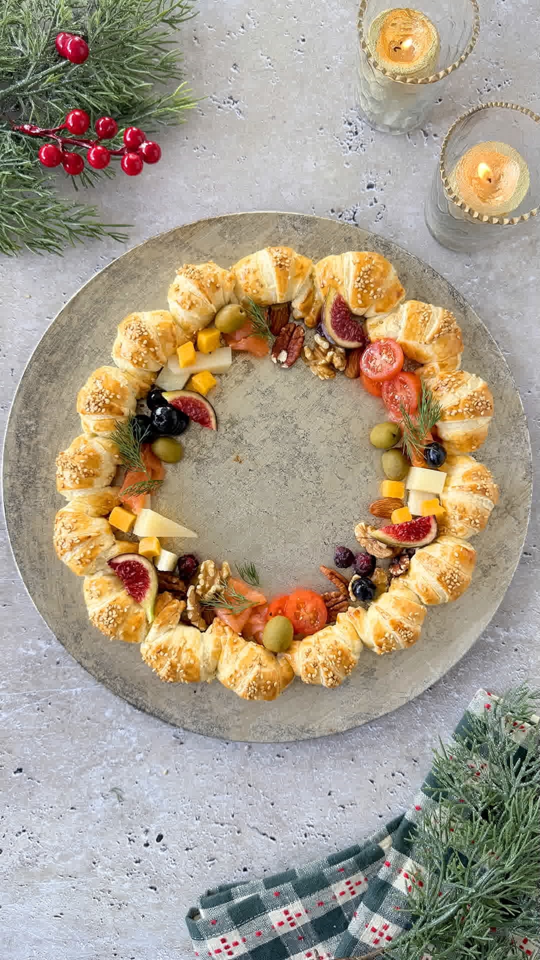 Corona de croissants para Navidad
