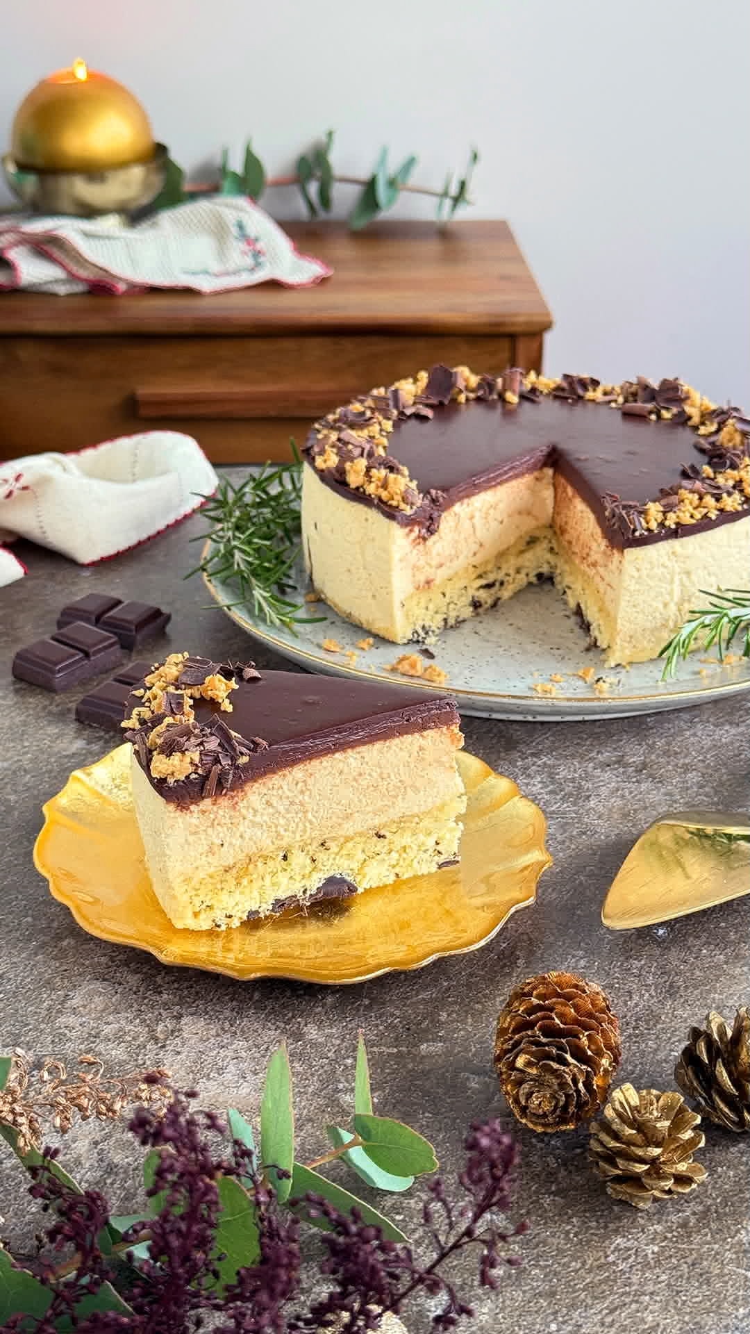 Tarta mousse de turrón y chocolate