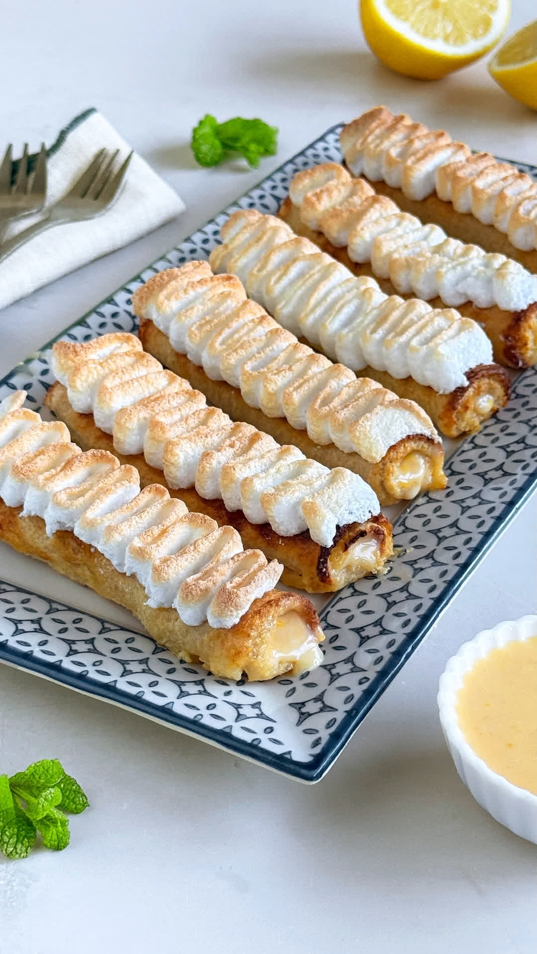 Rollitos de torrija lemon pie en freidora de aire