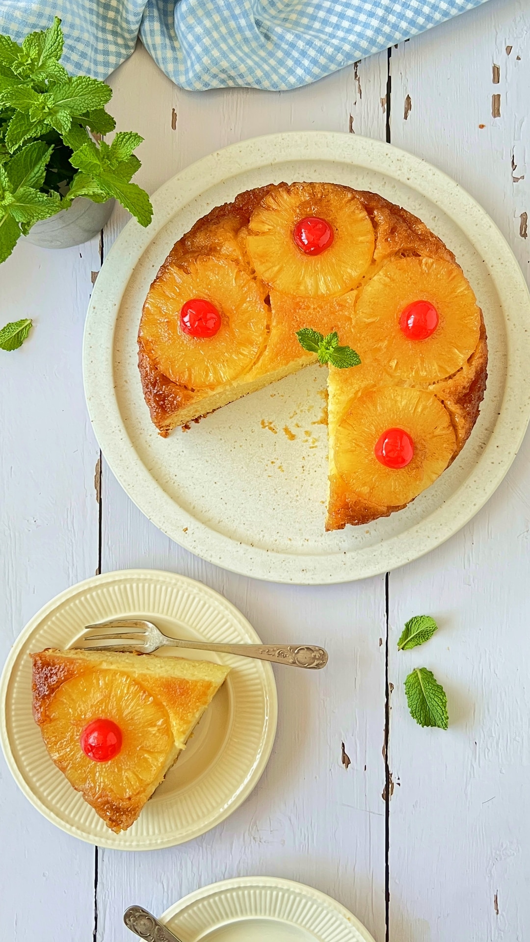 Pastel de piña invertida en freidora de aire