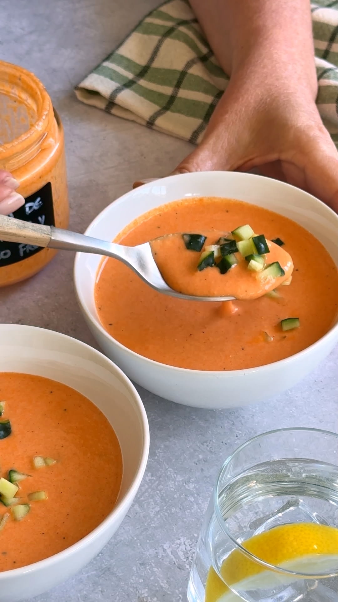 Crema de pimientos del piquillo y queso fresco