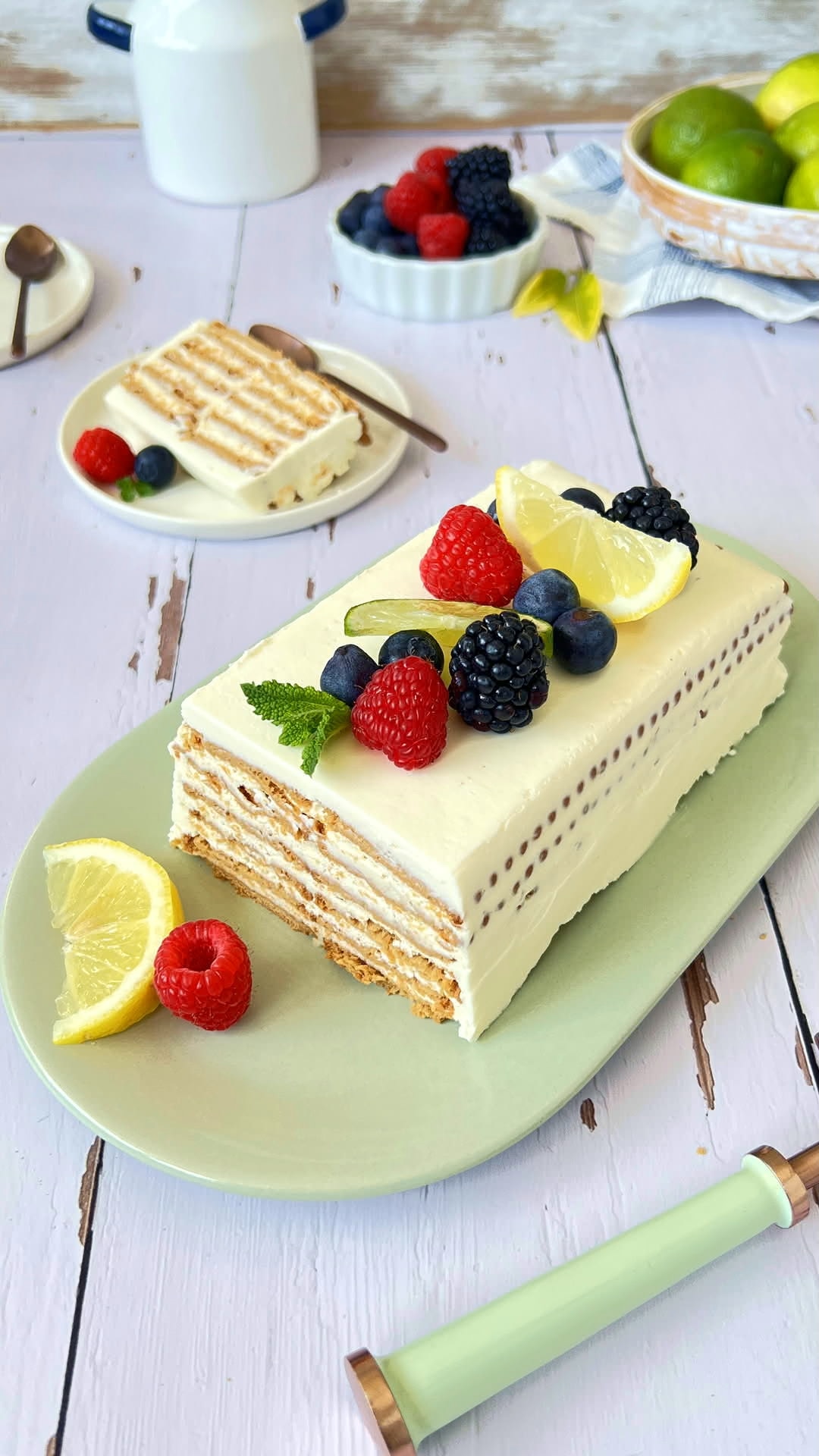 Tarta de galletas con leche condensada, lima y limón