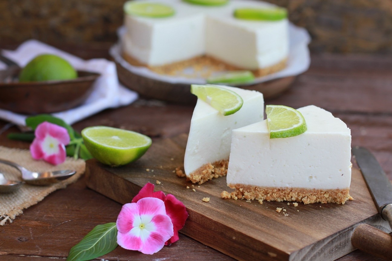 Tarta de queso con leche condensada y lima sin horno