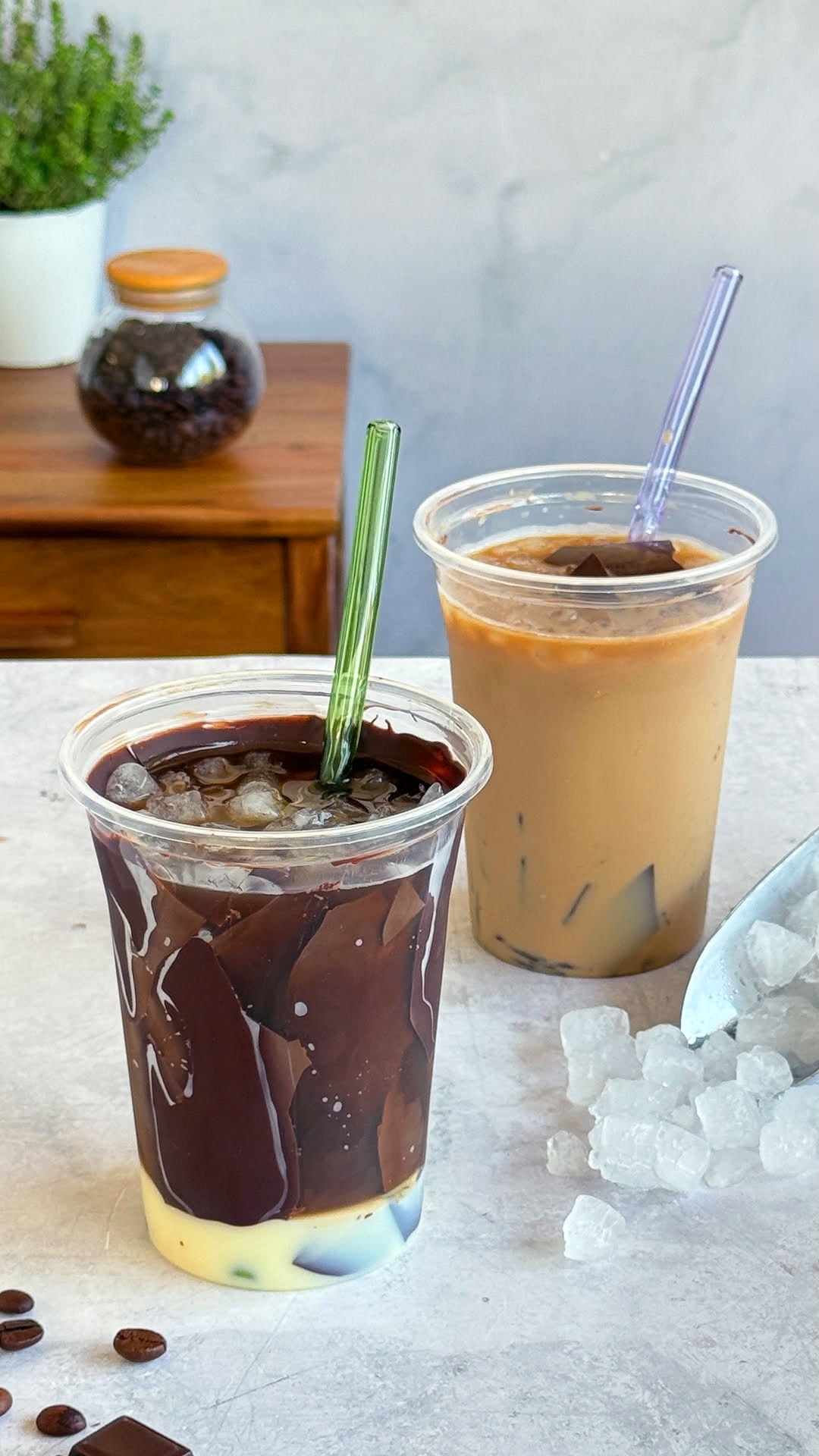 Café bombón con chocolate crujiente