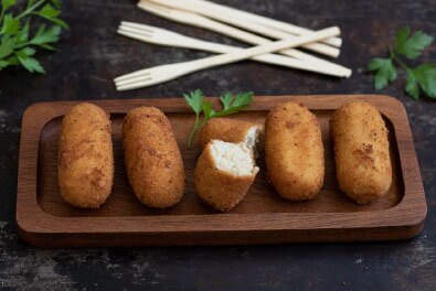 Croquetas de puré de patata y pollo asado